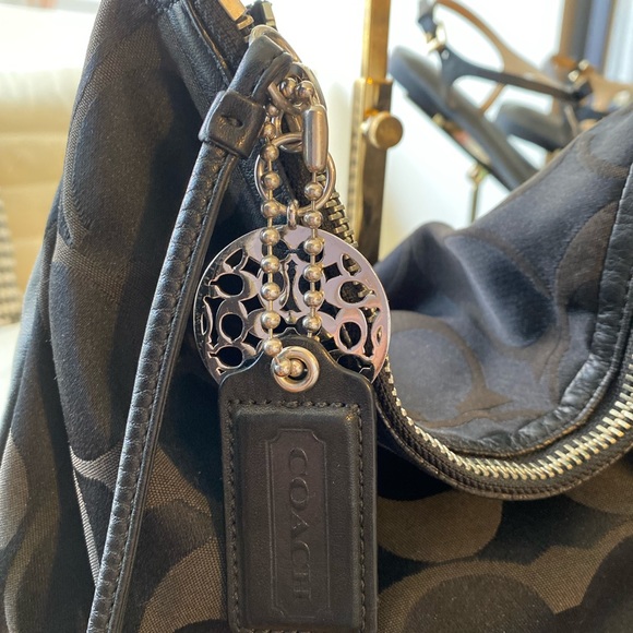 “HOBO” COACH - Picture 3 of 8